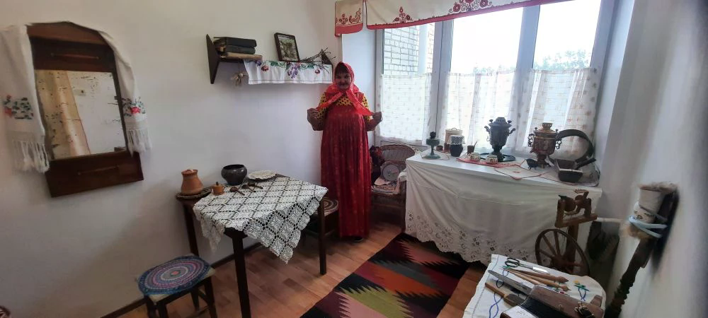 СПЕЦИАЛИСТАМИ ОТМЕЧЕНО, ЧТО В УЧРЕЖДЕНИЯХ ПРОДОЛЖЕНА РАБОТА ПО СОЗДАНИЮ УЮТНОЙ, КОМФОРТНОЙ ДОМАШНЕЙ ОБСТАНОВКИ. БОЛЬШОЕ ВНИМАНИЕ УДЕЛЯЕТСЯ ОРГАНИЗАЦИИ ДОСУГОВОЙ ДЕЯТЕЛЬНОСТИ И ФИЗИЧЕСКОЙ АКТИВНОСТИ ПРОЖИВАЮЩИХ